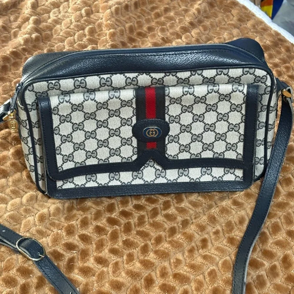 Vintage 1980s Gucci Accessory Collection Coated GG Supreme Camera Bag Crossbody - Picture 14 of 16